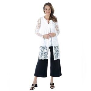 Lysse Mariah lace duster/tunic. Size XS. EUC.